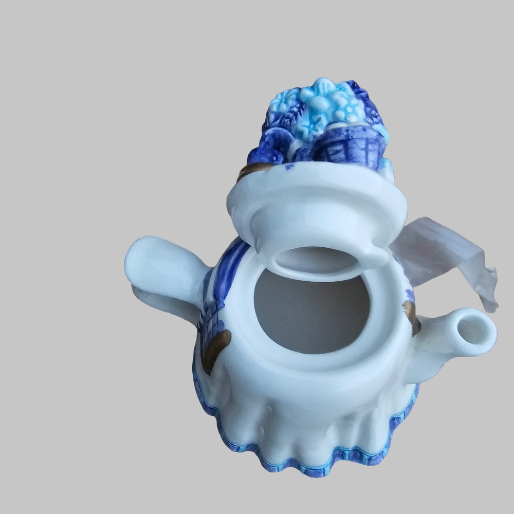 Blue and White Ceramic Teapot Figurine - Picture 5 of 9
